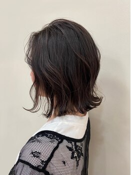 《湯河原駅より車で3分/駐車場あり》髪と頭皮をケアしながら大人女性の魅力を引き出すカラーをご提案！