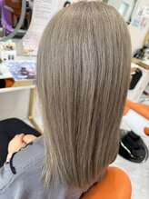 シャルム(CHARME)&nbsp;イルミナサラ艶トレンドカラー・ファッションカラーで白髪ぼかし