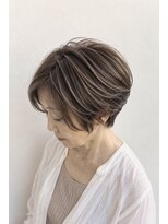 ウル(ulu) ハイライト 名東区 ショート レイヤー 白髪ぼかし