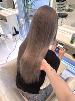 シーナ バイ マグ(siina. by Mag)&nbsp;ケアブリーチ×透明感ロングスモーキーピンクカラー×秋カラー