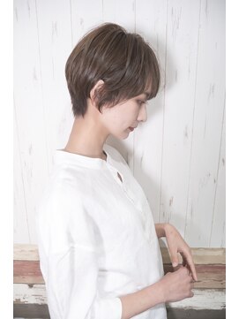 ティアラ 桜木町(TIARA) 骨格矯正クビレカット　20代　30代　グレイアッシュ