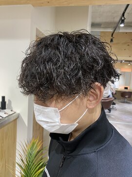 クオル 立川(QOL) 波巻き 波打ち スパイラル ツイスパ ツイスト パーマ 眉カット