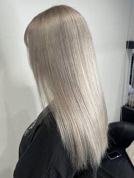 ヘアーデザイン ジェルム(Hair Design germe) ホワイトブロンドベージュ / YUDU