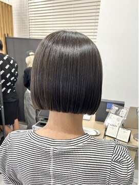 ネオリーブウリ 二子玉川店(Neolive uri) カールセミディシアーカラーレイヤーカット《二子玉川》