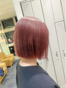 リリアン(ReLien) ボブヘアーにも合う暖色レッドカラー
