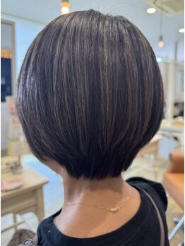 ビズヘアー プチ(bisou hair petit)の写真/いつまでもオシャレを楽しみたい方に＊話題の脱白髪染めや真っ黒にならない白髪染めで理想の色味を叶えます