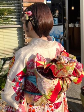 ナカオコアフュール(NAKAO COIFFURE) 成人式ヘア　ショートアレンジ　耳掛けボブ　金箔　着物ヘア