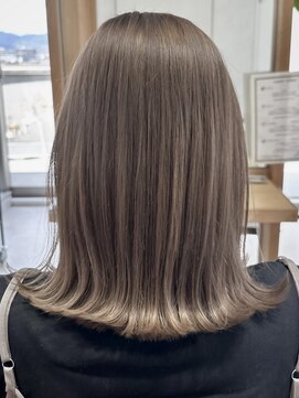 ソアラ(soara) 外はねミディアムボブ