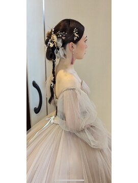 美容室 テアトロ ラ ビアンカ シンプルなアップスタイル