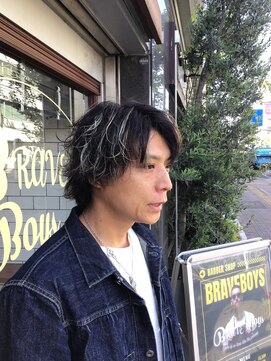 ブレイブボーイズ(BRAVE Boyz) メンズカット＋シャドウパーマ＋ホワイトメッシュ