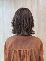 リファインド(REFINED)&nbsp;大人カジュアルなニュアンスボブパーマスタイル。