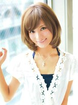 《AFLOATディル裕二朗》小顔にみせるボリュームミディアムヘア