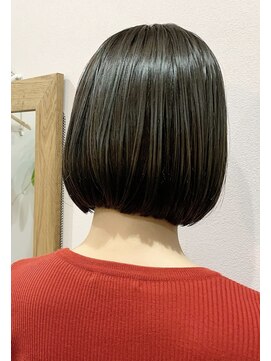 ヘックヘアー(hec hair) あごラインで作る小顔ボブ