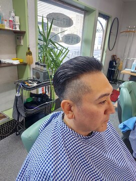 ニシ(nishi) ツーブロックのオールバック