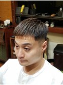 MEN'Sロースキンフェード&クロップスタイル