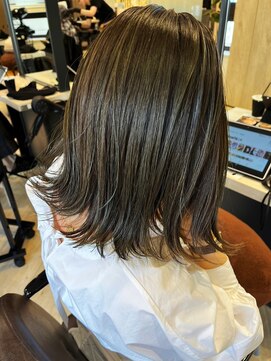 ユーフォリア 銀座本店(Euphoria) 外ハネ　ボブ　艶感　アッシュグレージュカラー　透明感　抜け感