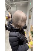 ボブのハイトーン×ミルクティーベージュ
