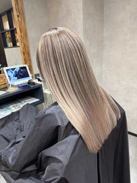 サニー 渋谷(SUNNY) バレイヤージュ、ハイライト、レイヤーロング、グレーベージュ