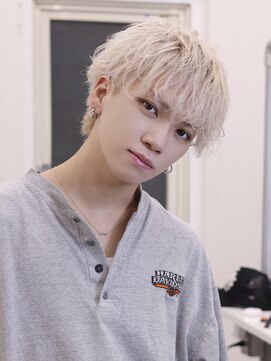 アーリー(Ali'i) 無造作マッシュ/ブリーチパーマ/ベージュカラー