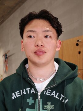 ウェウェ(wewe) ナチュラルセンターパート/ニュアンスパーマ