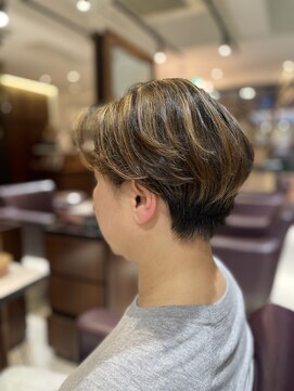 アイフィール アヴェダ 瑞江店(i feel AVEDA) 【佐々木】耳掛けショート＋ハイライト