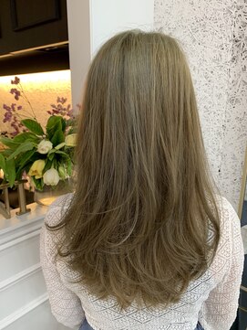 ダマーニ 表参道(DAMANI) フォギーベージュ×マットオリーブデザインカラー