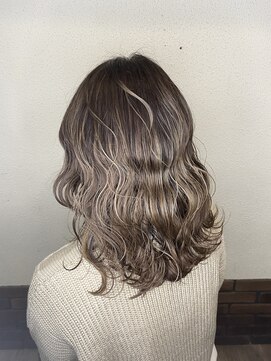 エミュー(Emu) ハイライトグラデーション