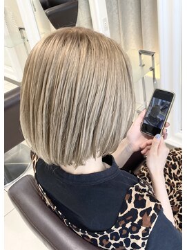 ヤヨイブレインズフェアリー(YAYOI BRAINS fairy) ミルクティーグレージュ×ボブ