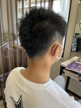 コアフィールフィス(COIFFURE fils) 《見附　今町》メンズ　短髪　ツーブロ　刈り上げ