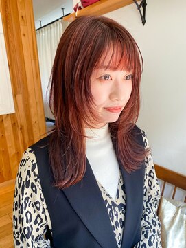 ユイル(Uil) 小顔前髪顔周りレイヤー× 暖色カラー デザインカラー