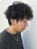 ヒュイル バイ ニアウ(Hwyl by Niau)&nbsp;メンズマッシュウルフスパイラルパーマプードルパーマ眉毛パーマ