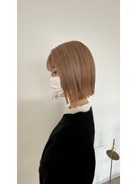 O ベージュカラー大人可愛いくびれ前下がりショートボブカット