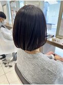 ストンがかわいい自然な内巻きボブ