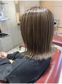 白髪を活かす！ハイライトカラー