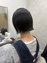 ルミナ(Lumina.)&nbsp;切りっぱなしボブ×暗髪ヘア