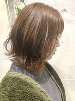 《tomi》ふんわり外ハネボブ×アッシュベージュ系カラー