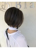 マロンベージュ×ハイライト×ショートボブ