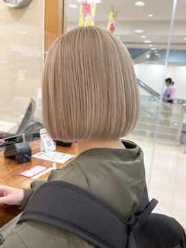 モリオ フロム ロンドン サッポロファクトリー店(morio FROM LONDON) 【morio】札幌ボブ　ぱつっとハイトーンボブ