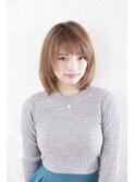 グレージュカラーとベビーバングでガーリーに！