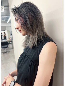 モリオ(morio) 【morio】大人のグレージュ切りっぱなしロングレイヤー♪