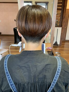 アンプリフィア(amplifier) 刈り上げショート