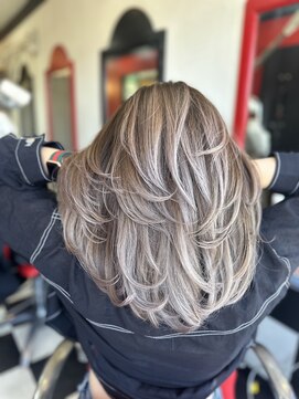 ロック フィールド レイヤーカットバレイヤージュ