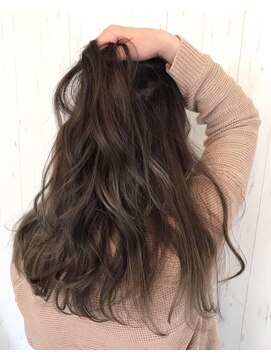 ラニ ヘアーアイラッシュ(lani hair eyelash) ロング×大人のグラデーションカラー