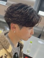 フィフス 大分(fifth)&nbsp;大分毛流れフェザーパーマメンズカットセンターパートマッシュ
