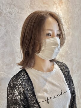 ダブルバイグリッター(W by GRITTERs) -ヌーディーグレージュ×ミディアムウルフ-