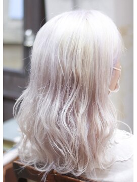 キミ(kimi) 【kimi自由が丘】ホワイトカラー