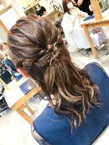 エヌアンドエー 草加店(N&A)&nbsp;お呼ばれパーティーヘアアレンジ#2 ハーフアップ編みおろし
