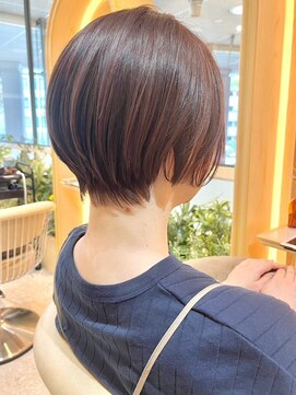 ダブルバイグリッター(W by GRITTERs) 丸みショートボブ ナチュラルベージュ 顔周りレイヤー