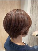 艶感　大人なショートカットスタイル　茶髪