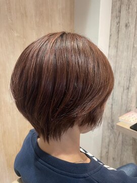 エヌアンドエー せんげん台店(N&A) 艶感　大人なショートカットスタイル　茶髪